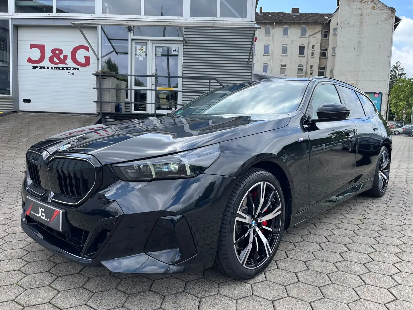 BMW 540 Touring 540 d xDrive M Sport*Pano*Iconic Glow* Černá - 1