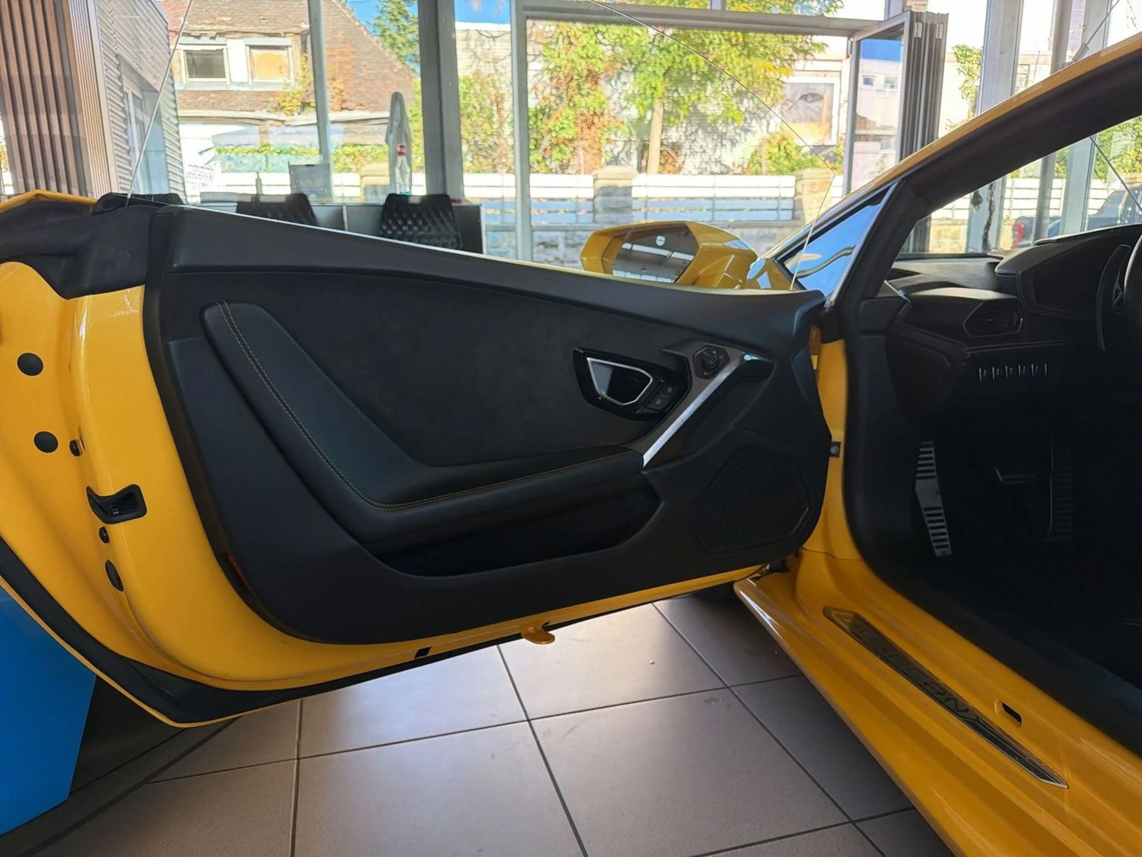 Lamborghini Huracán Coupe LIFT LED VOLLEDER CERAMIK — photo 6