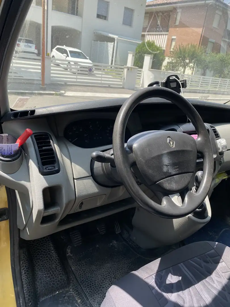 Renault Trafic - 2