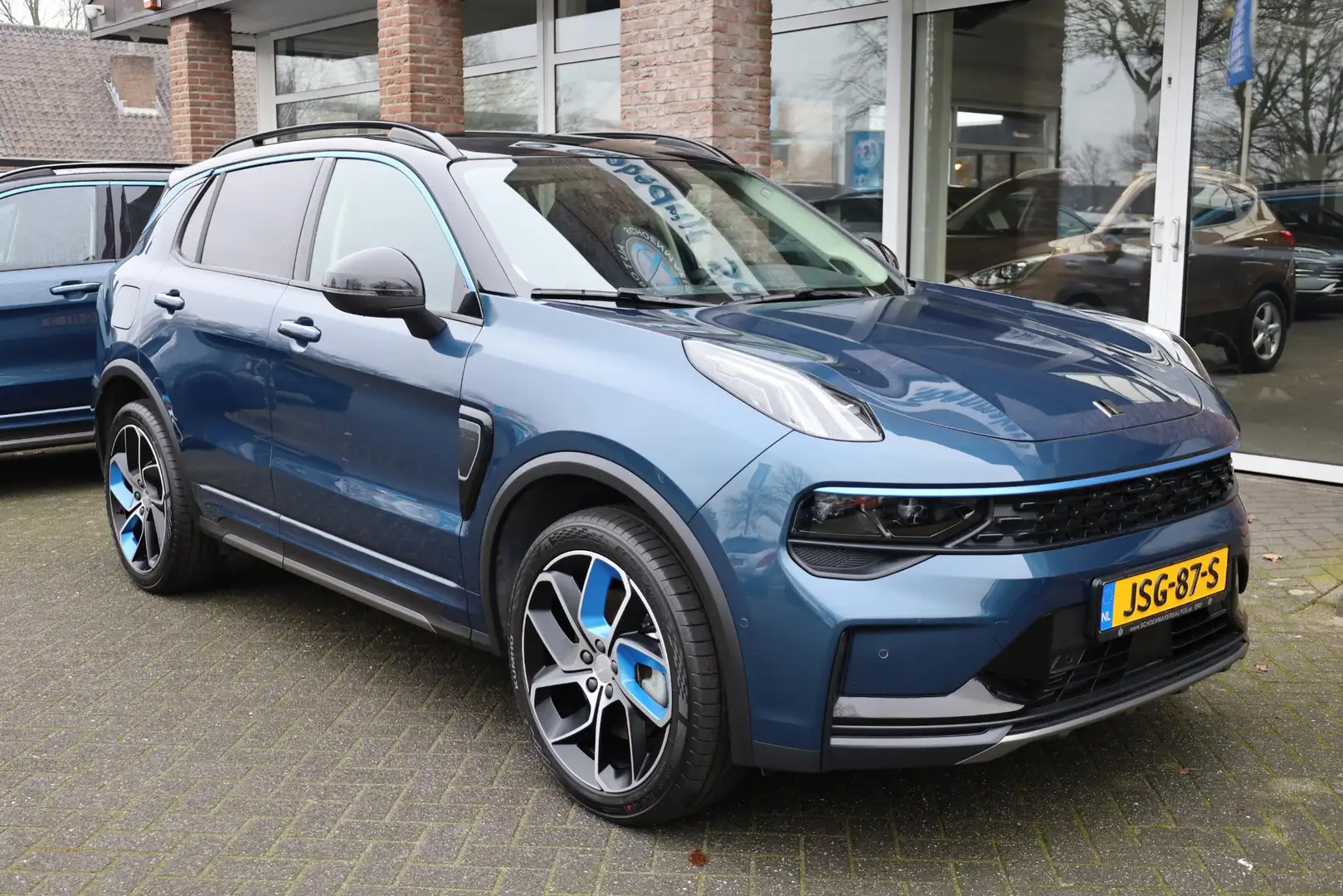 Lynk & Co 01 1.5 261PK! 6.6 Kwh LADEN! 360-CAMERA PANO/SCHUIF I Blau - 2