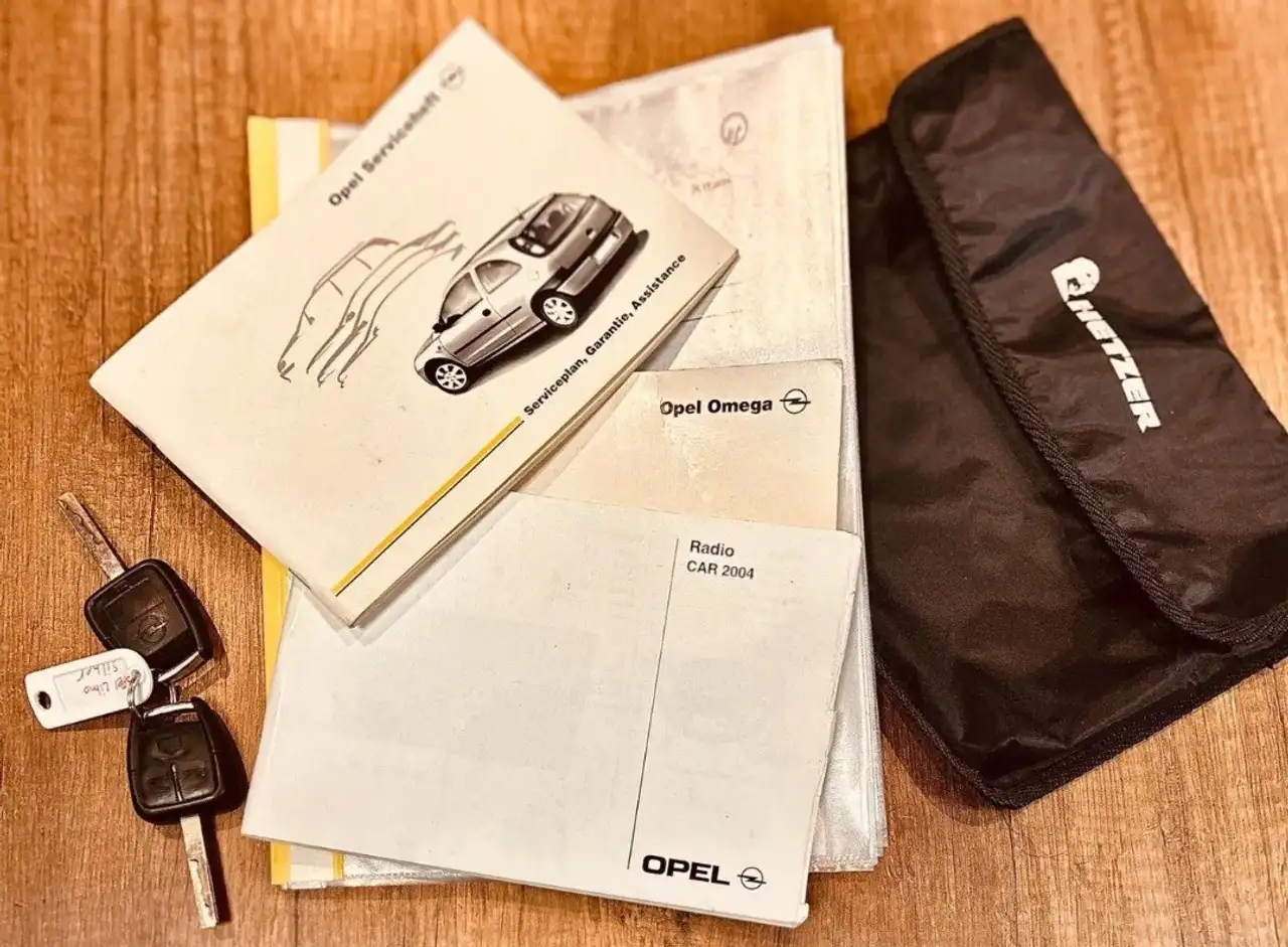 Opel Omega 2.2 Design Edition, foto 6