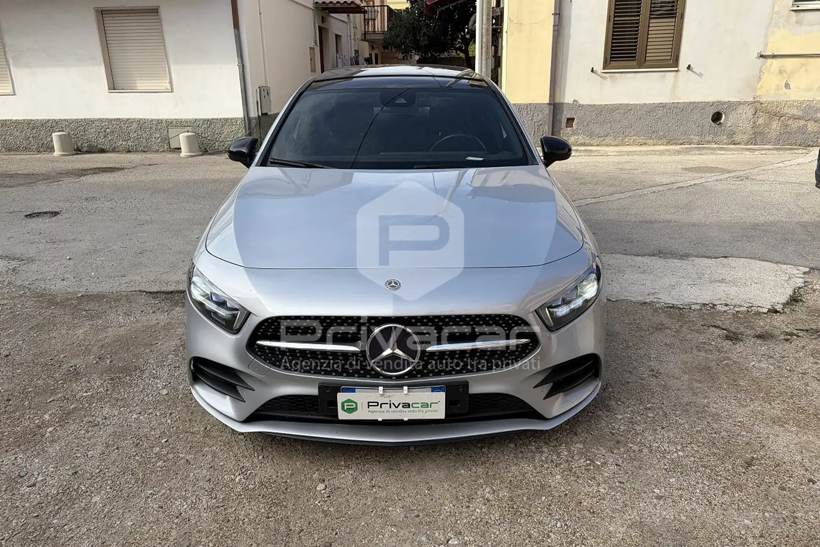 Mercedes-Benz A 180 A 180 d Automatic Premium Argento - 2