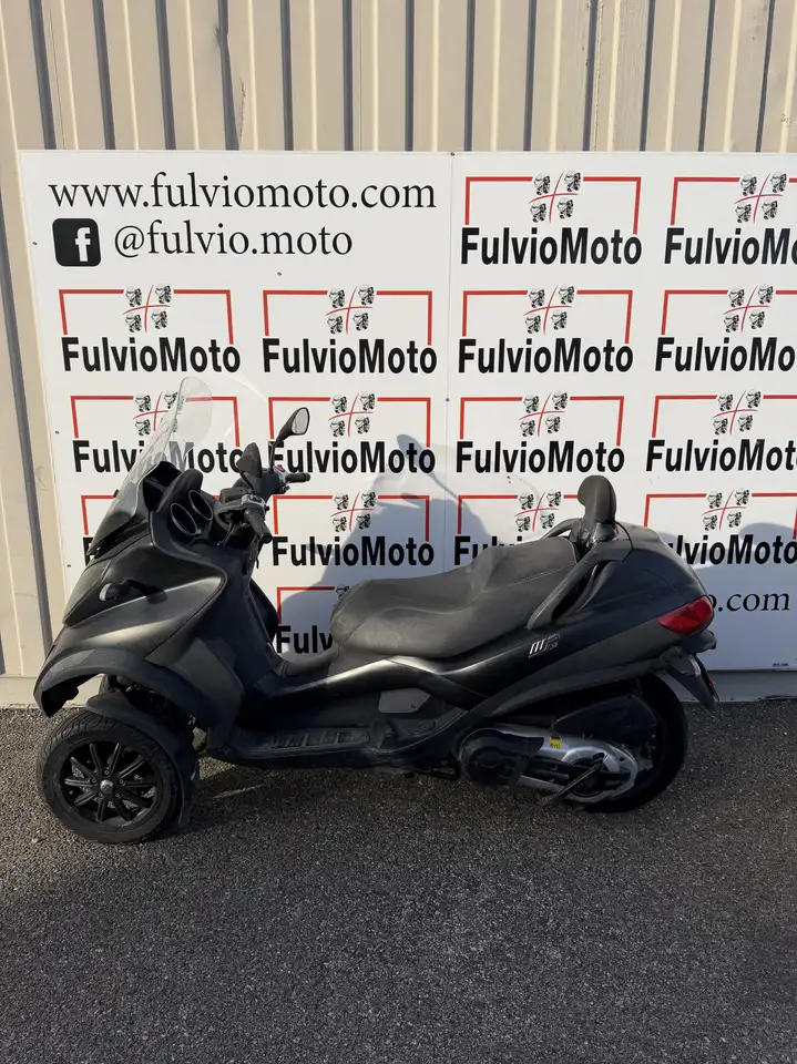 Piaggio MP3 500