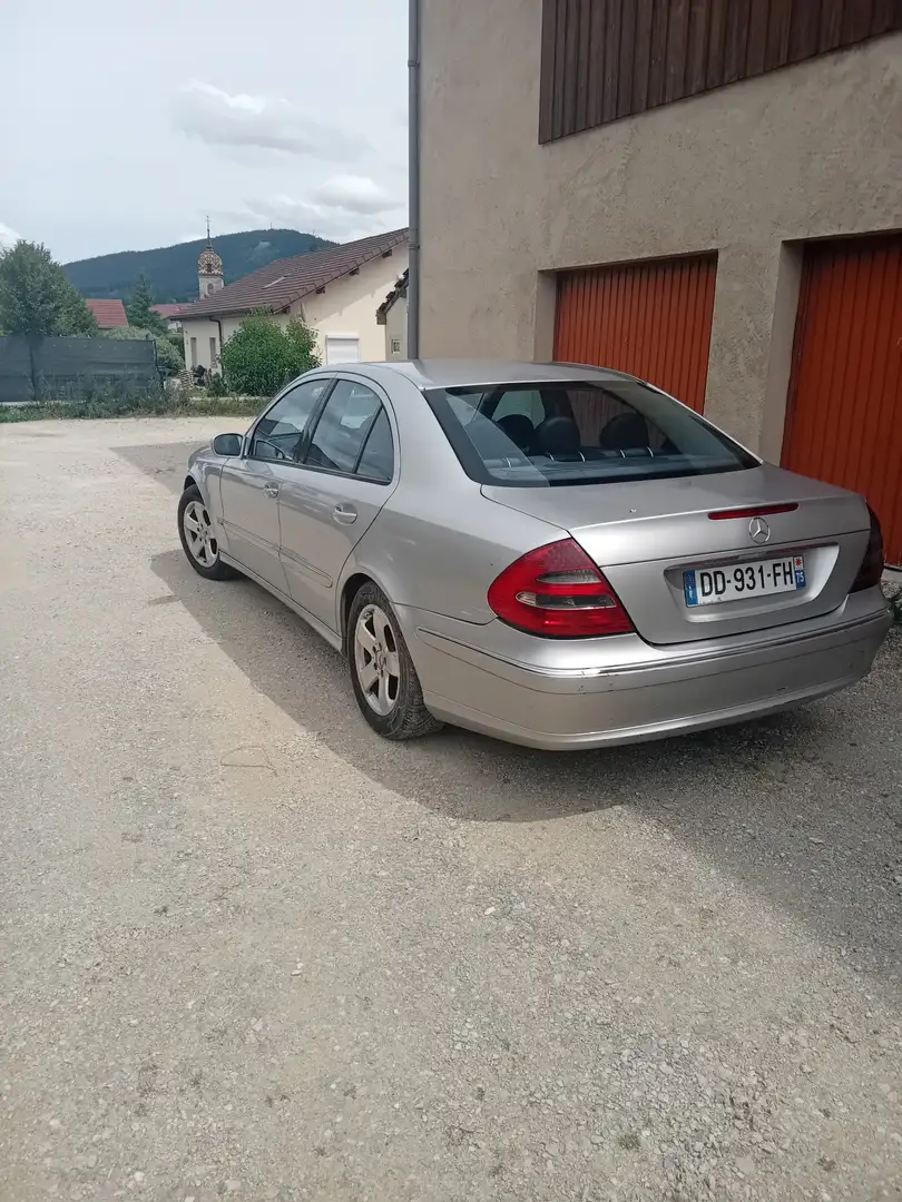 Mercedes-Benz 270 - 2