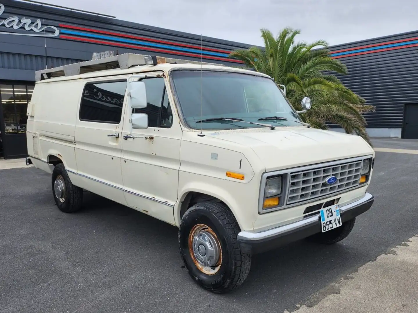 Ford E 350 Білий - 1