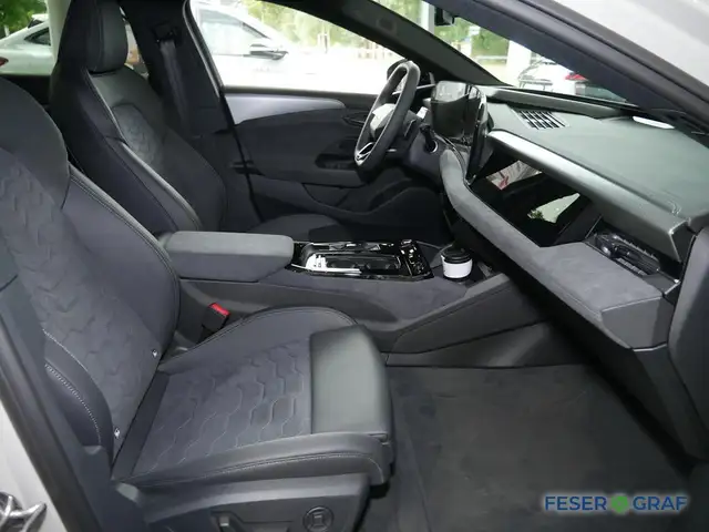 Audi A6 view 6