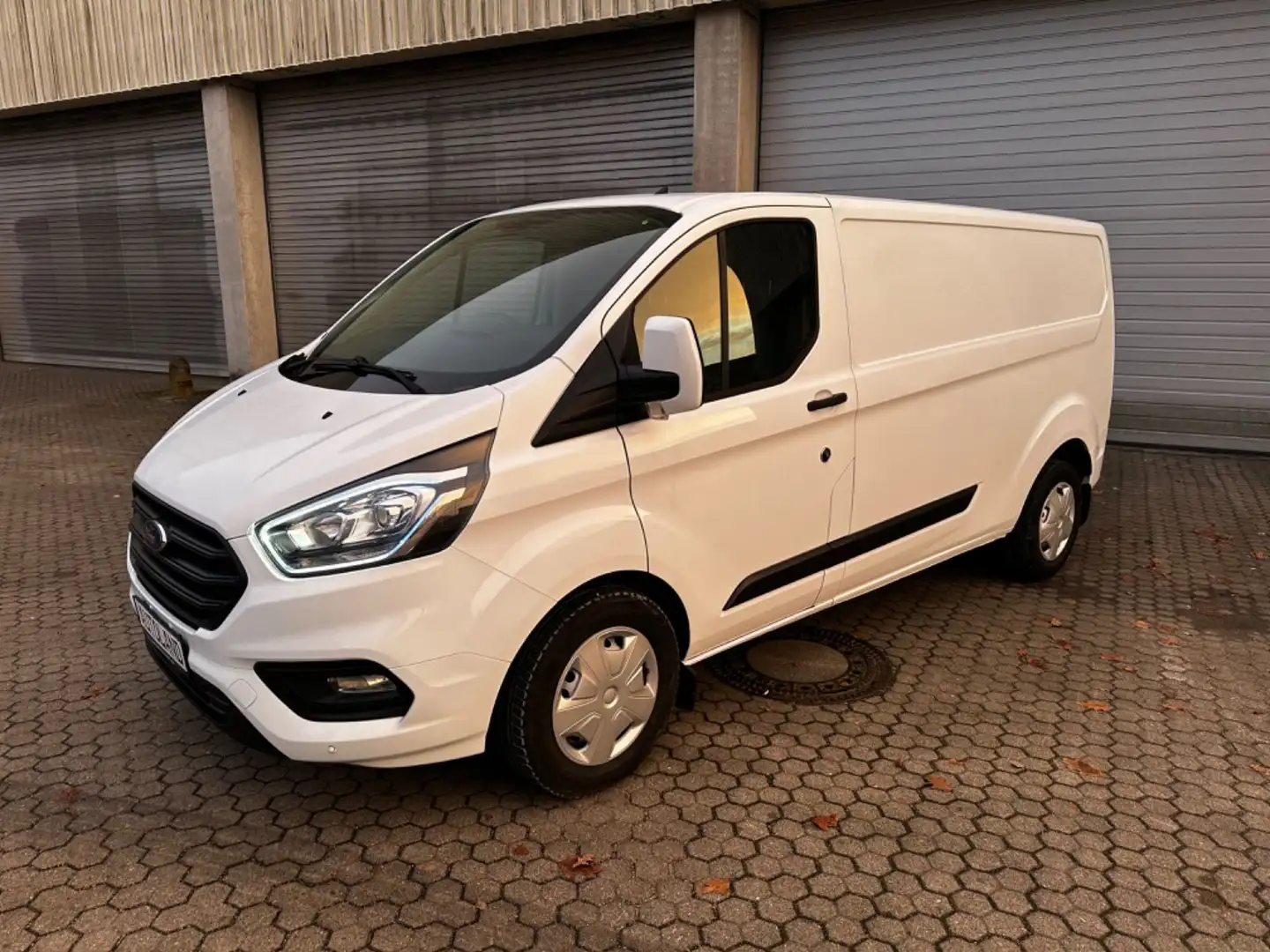Ford Transit Custom 2.0TDCi Kasten L2*Automat*AHK*PDC Weiß - 2
