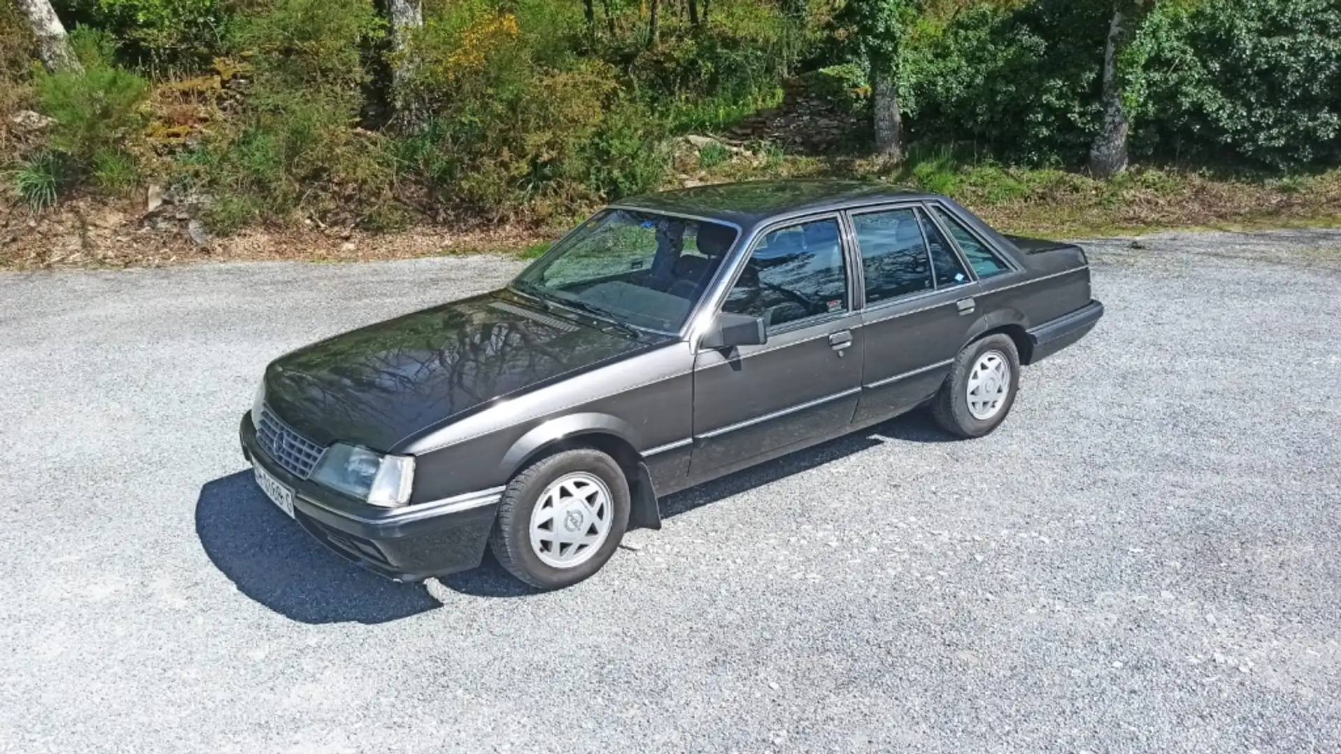 Opel Senator A 3.0 E Gris - 1