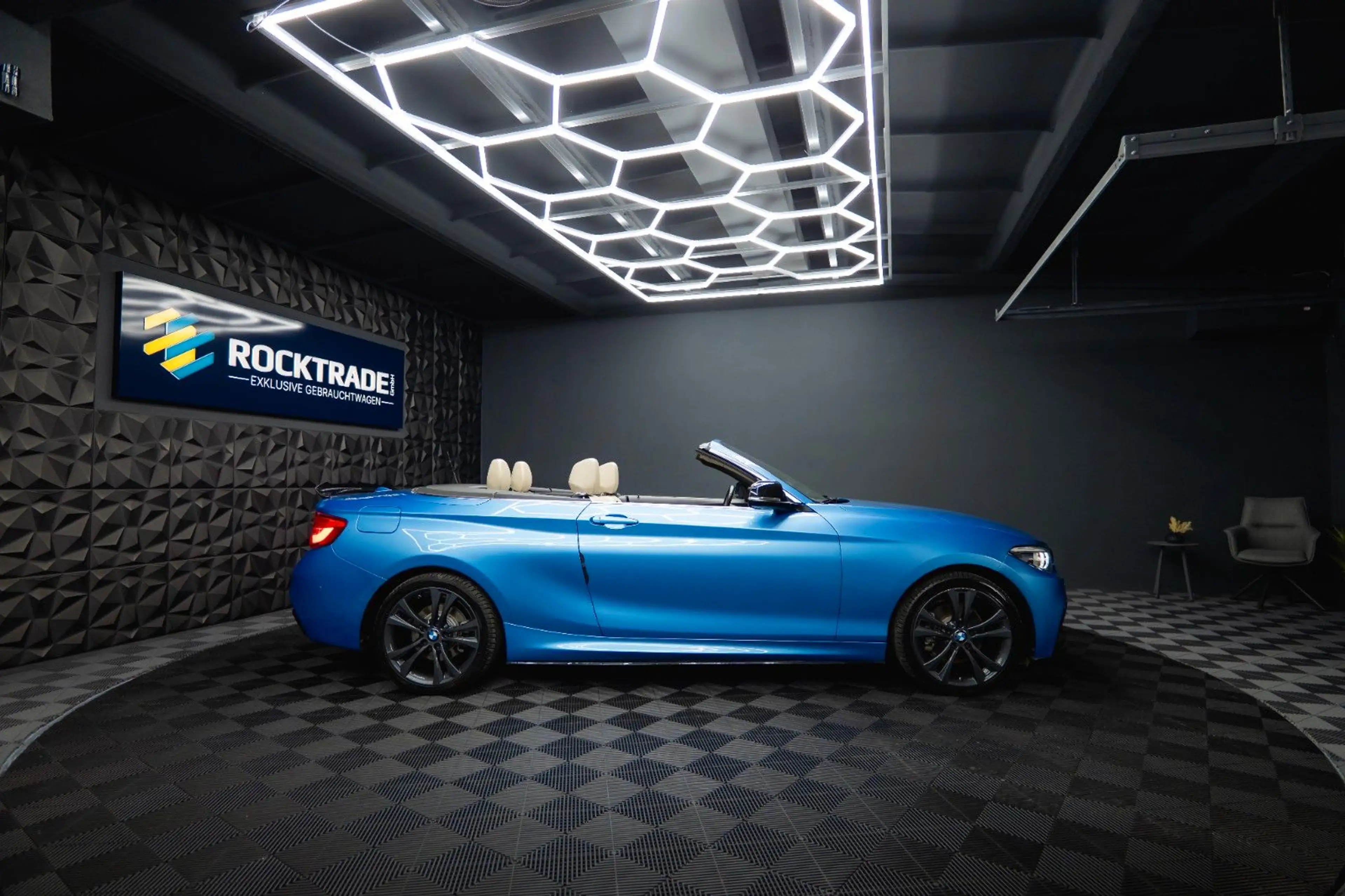 BMW 230 i Cabrio M-Sport Performance Shadow Line LED — photo 8