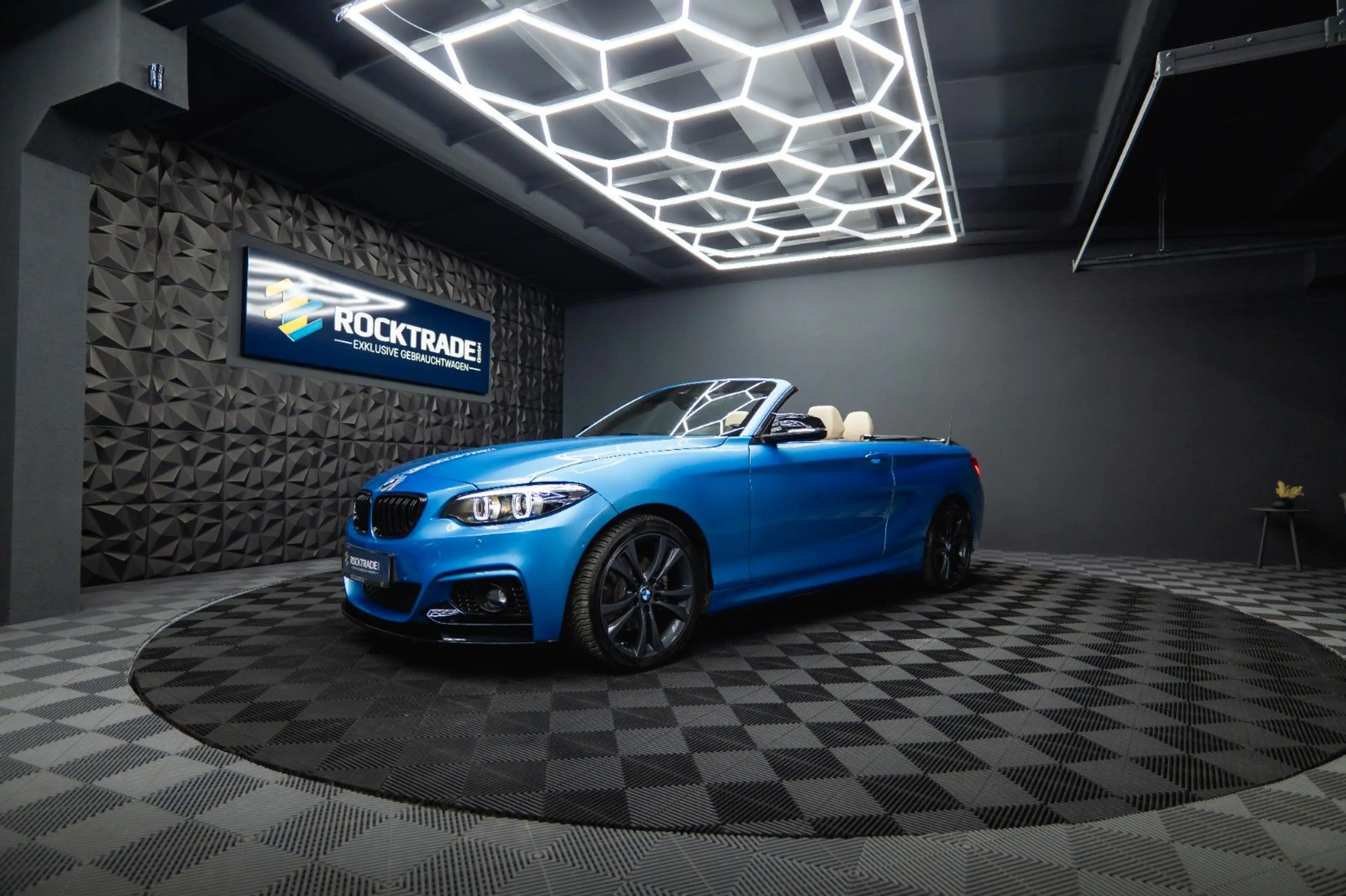 BMW 230 i Cabrio M-Sport Performance Shadow Line LED — photo 2