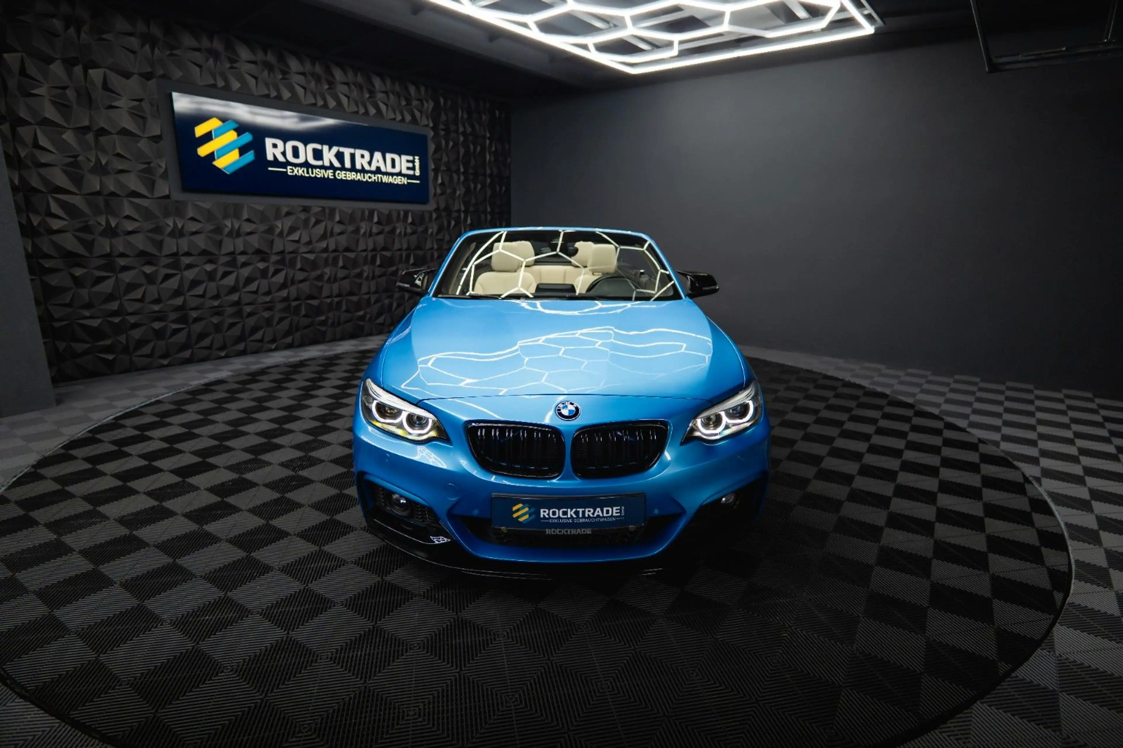 BMW 230 i Cabrio M-Sport Performance Shadow Line LED — photo 3