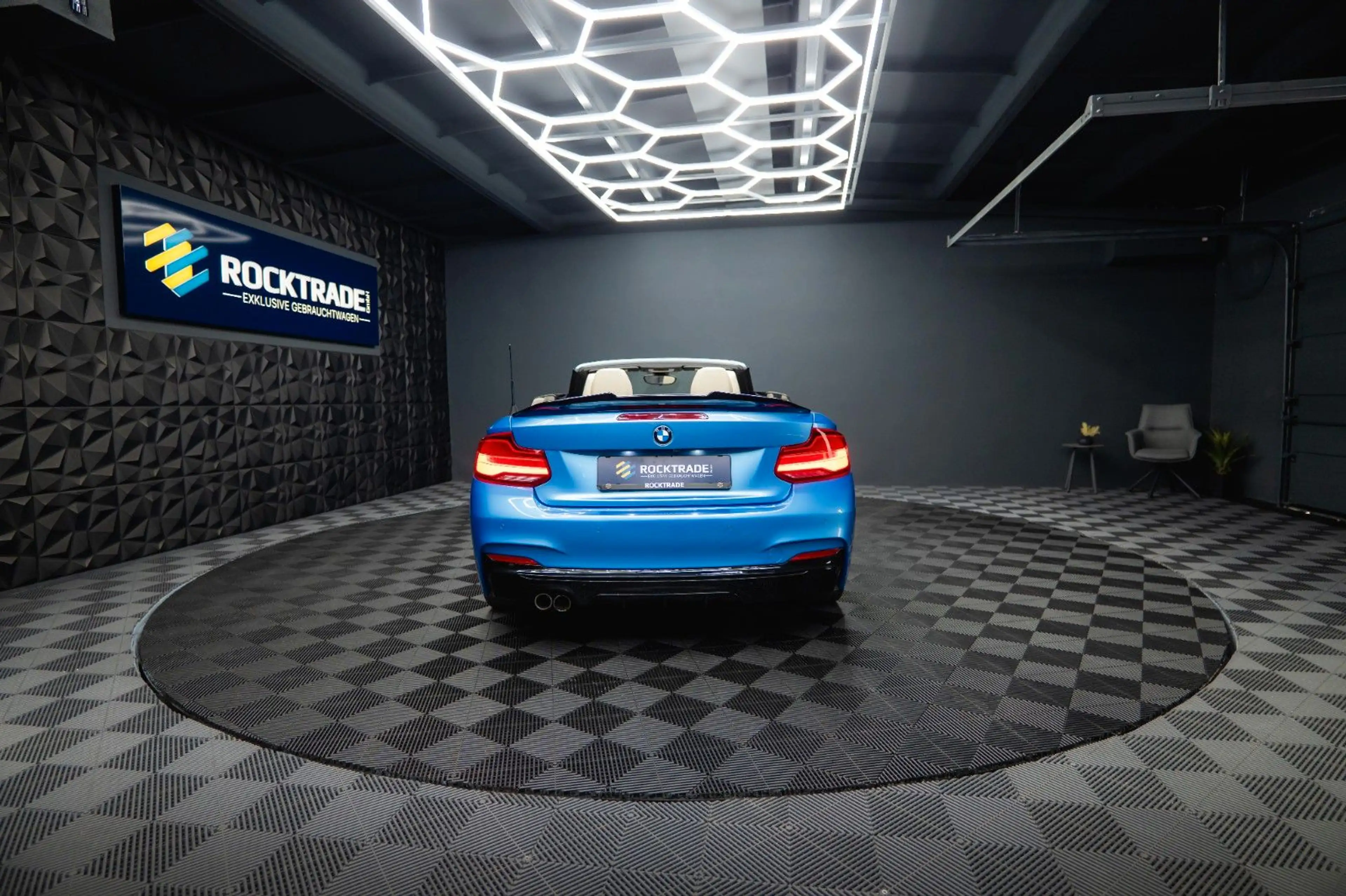 BMW 230 i Cabrio M-Sport Performance Shadow Line LED — photo 11