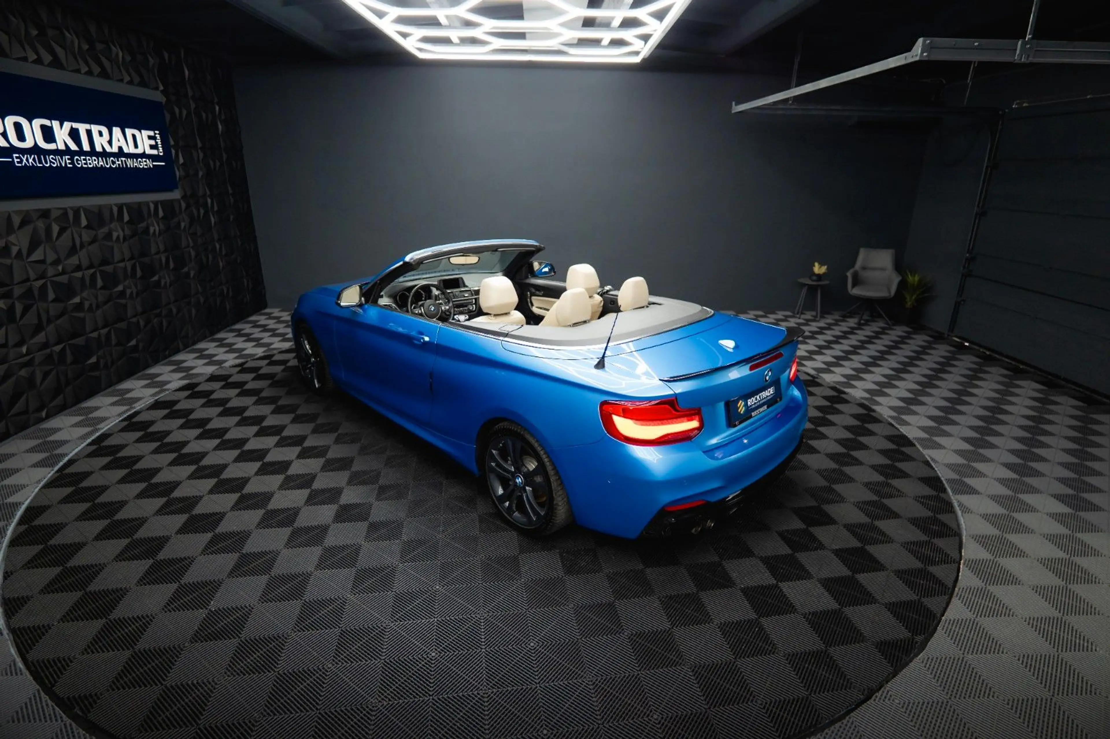 BMW 230 i Cabrio M-Sport Performance Shadow Line LED — photo 14