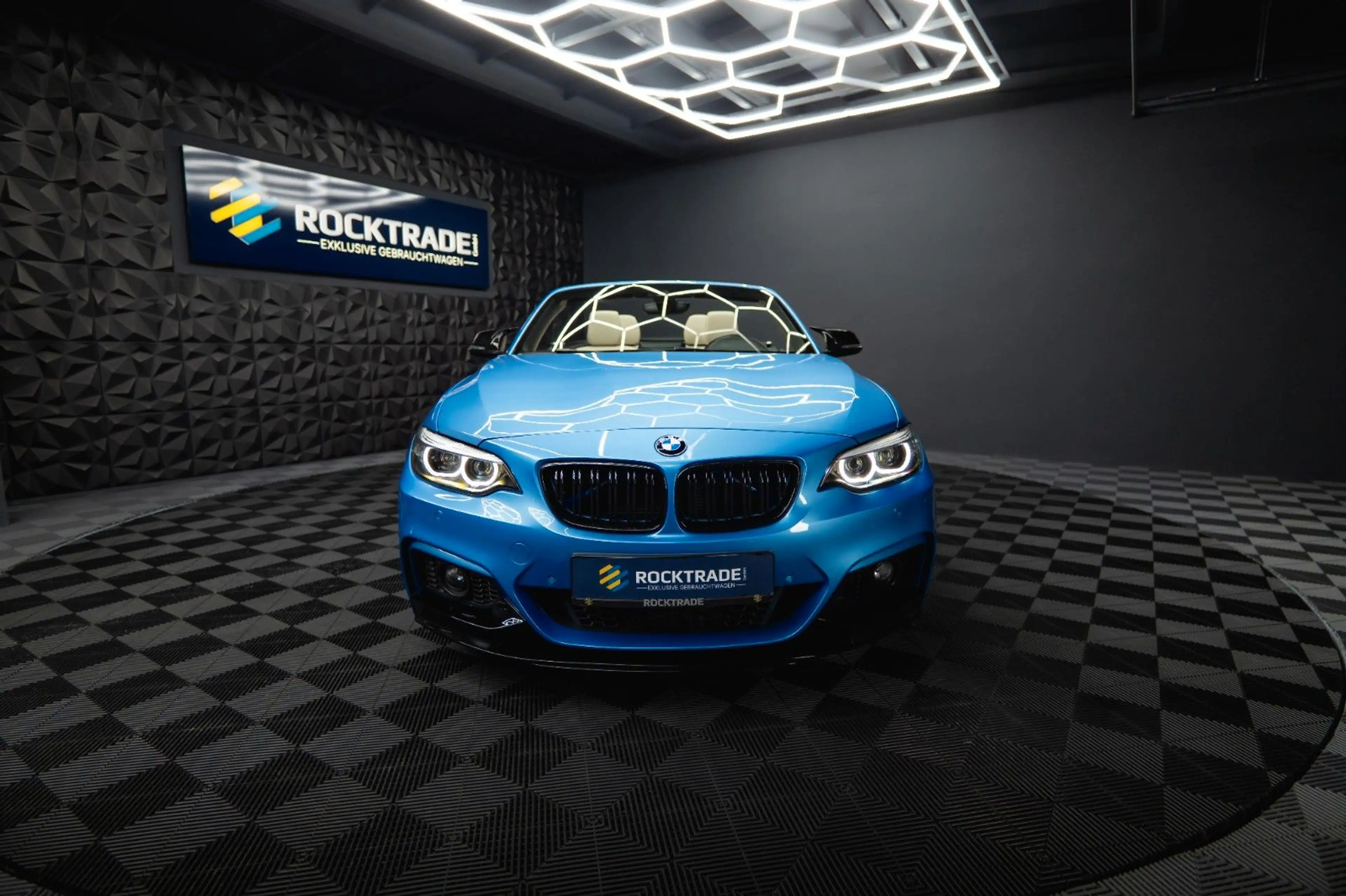 BMW 230 i Cabrio M-Sport Performance Shadow Line LED — photo 4