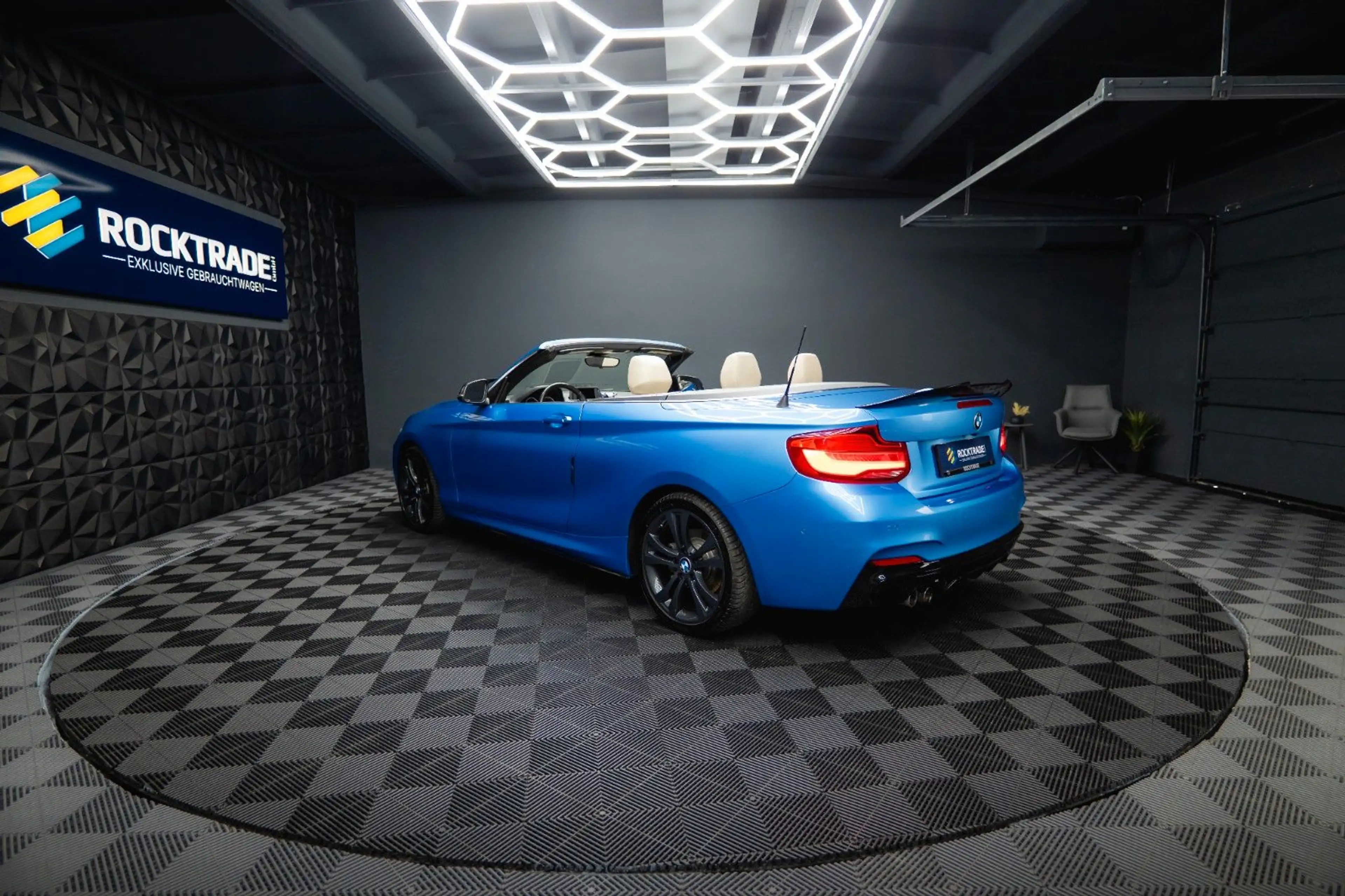 BMW 230 i Cabrio M-Sport Performance Shadow Line LED — photo 13