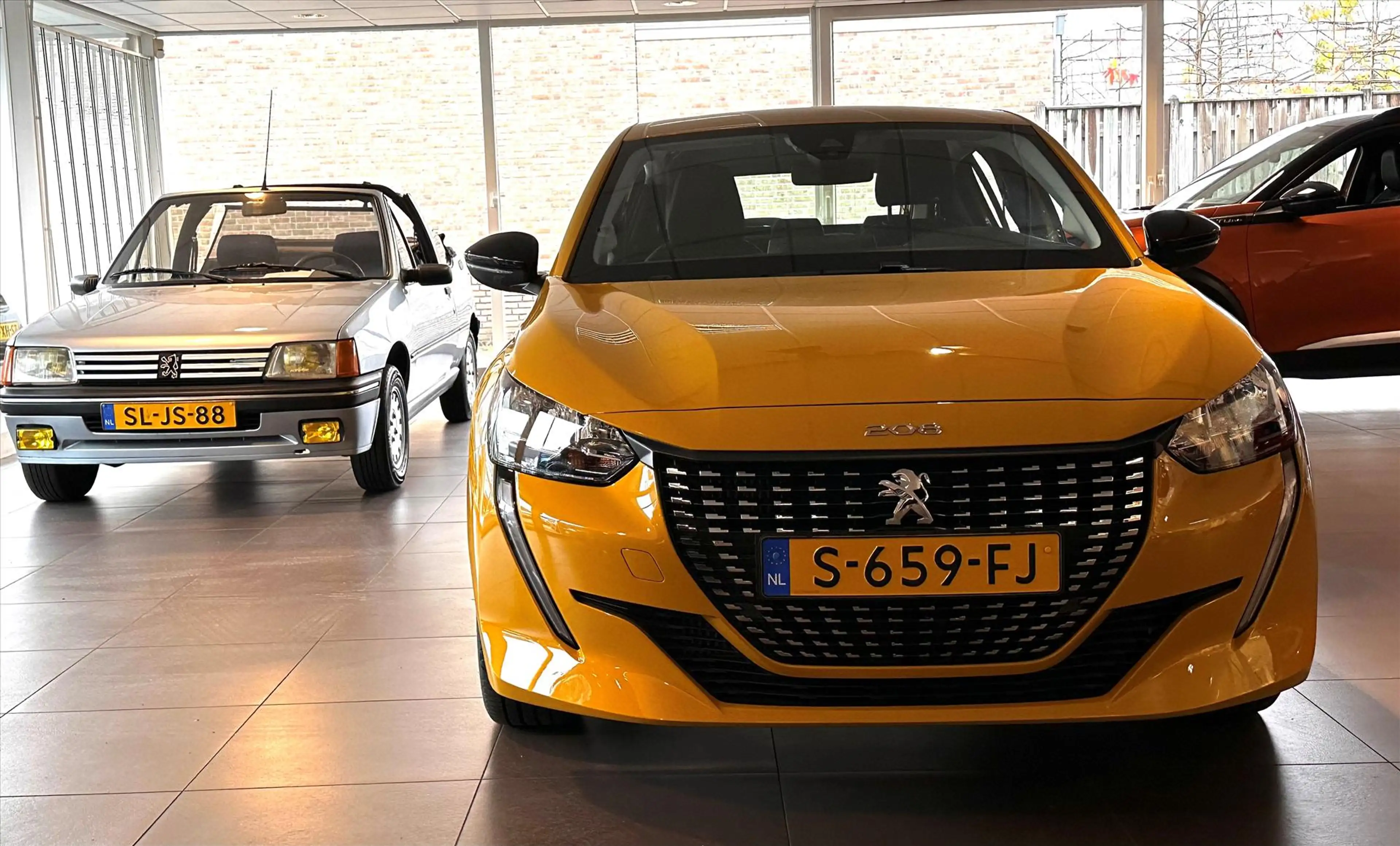 Peugeot e-2008 EV 50kWh 136pk — photo 13