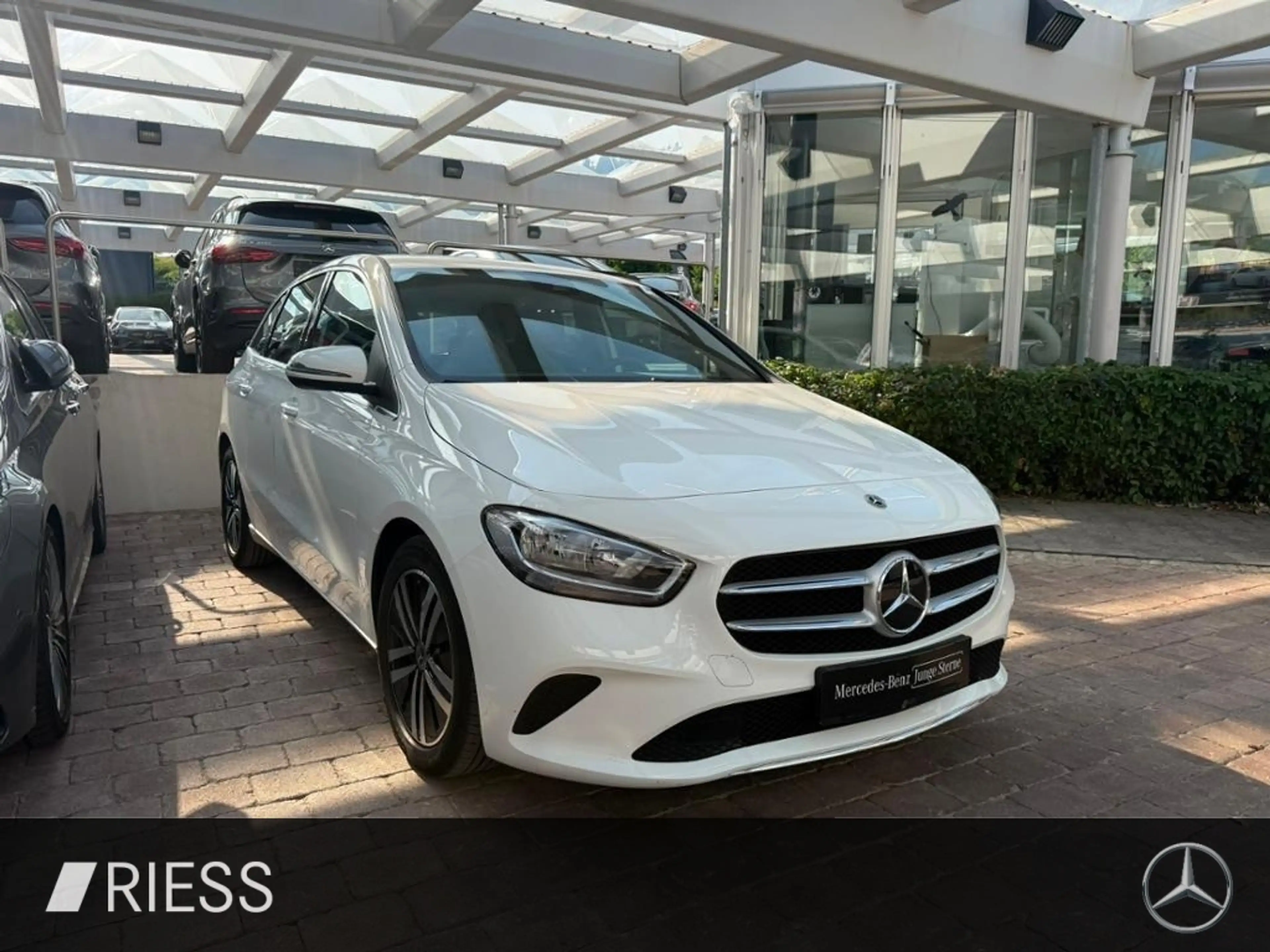 Mercedes-Benz B 180 Progressive LED AHk Vorr Memory Easy Pack — photo 3