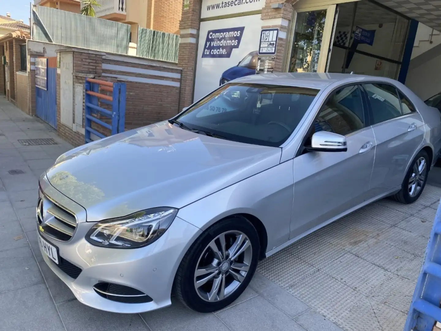 Mercedes-Benz E 350 BT Elegance 4M 7G Plus Gris - 2