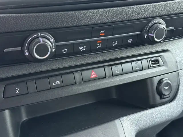 Opel Vivaro view 11
