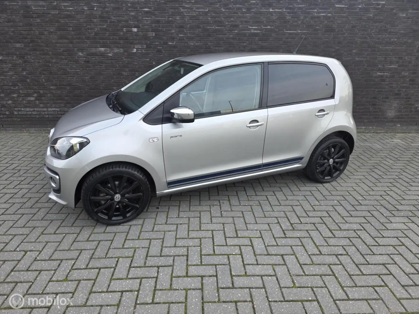 Volkswagen up! 1.0 Jeans Uniek|Stoelverwarming|Cruise|Navi| Grijs - 1