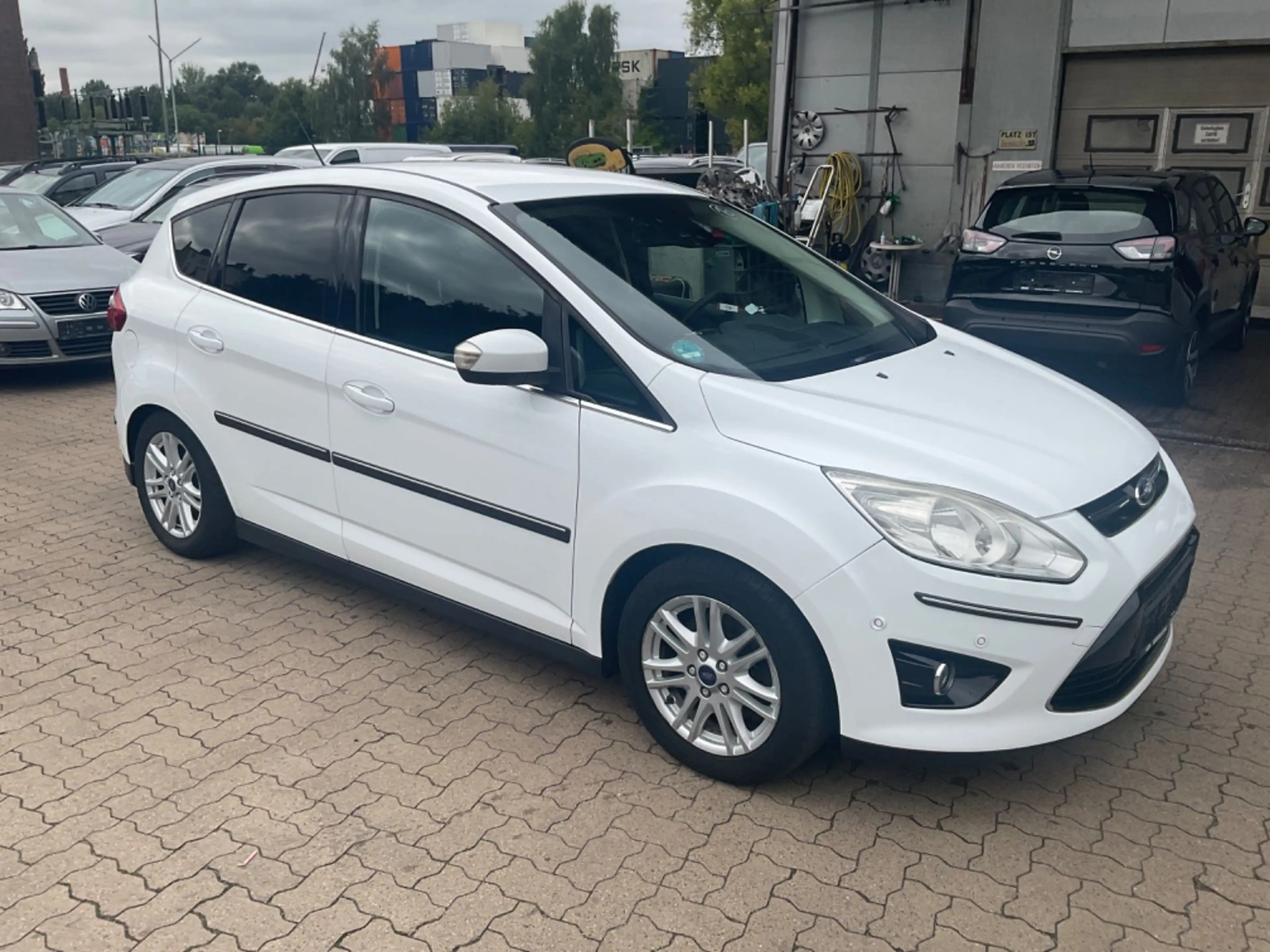 Ford C-Max Titanium TÜV 05.2027 Automatik 1 HAND — photo 4