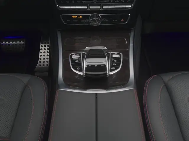 Mercedes-Benz G-Class view 21