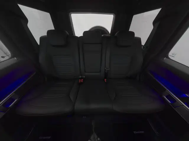 Mercedes-Benz G-Class view 23