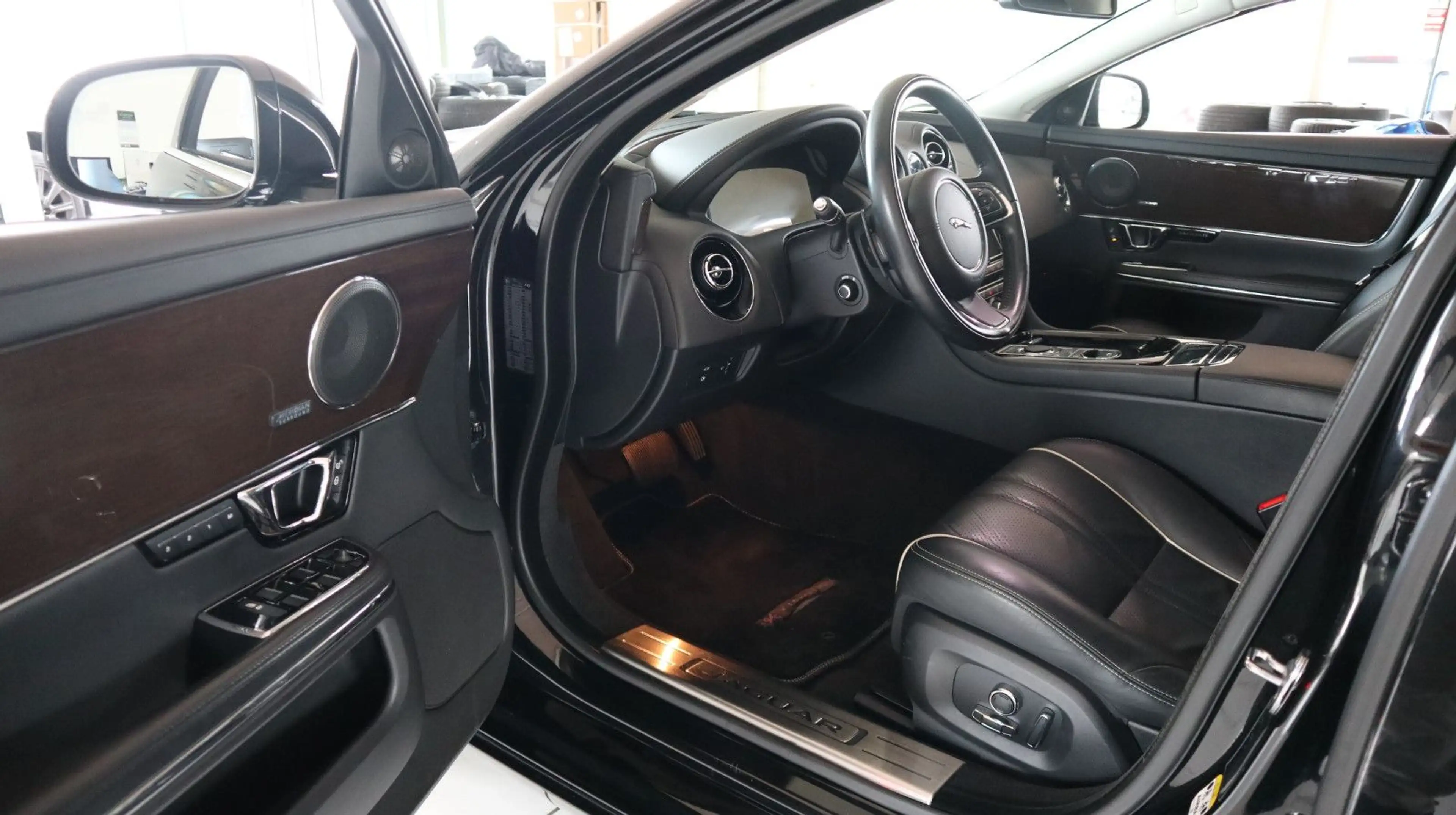 Jaguar XJ Premium Luxury*KUNDENAUFTRAG* — photo 11