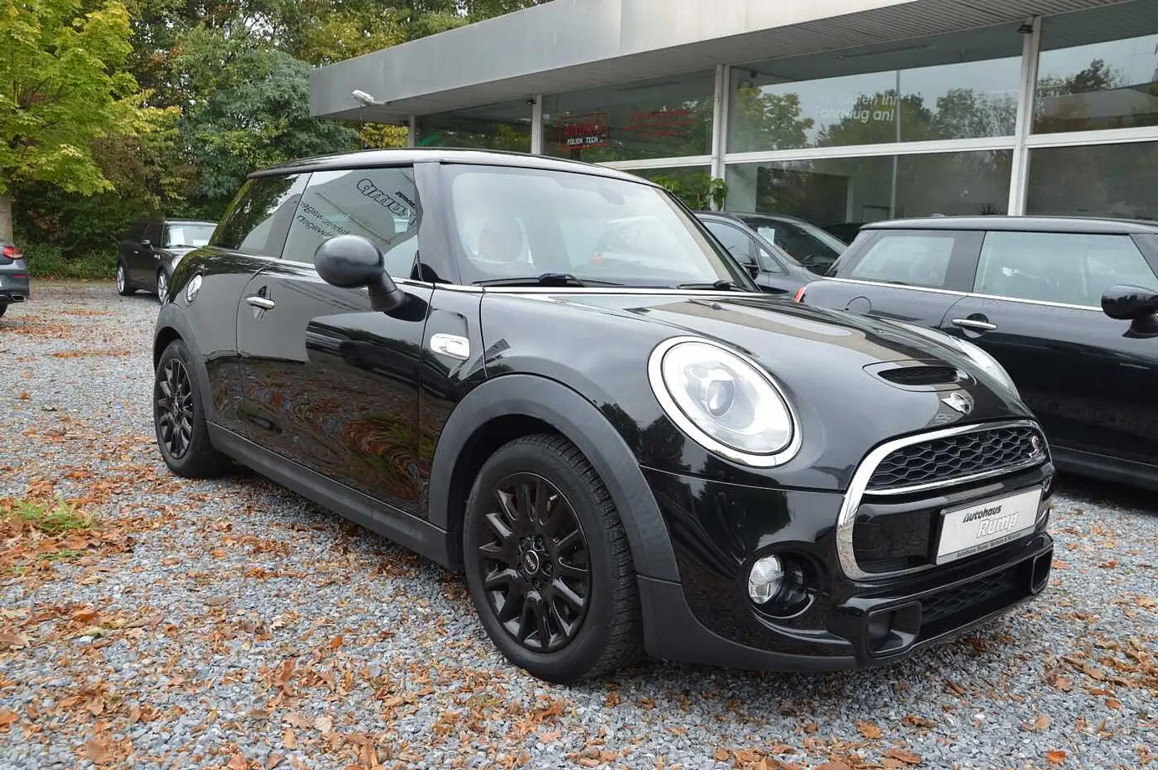 MINI 3-TÜRER Mini Cooper S Schwarz - 1