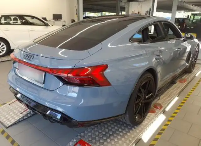 Audi E-Tron GT view 4