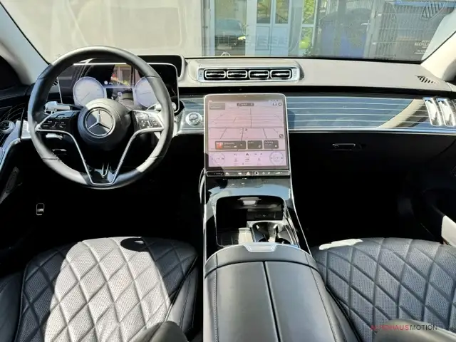Mercedes-Benz S-Class view 13