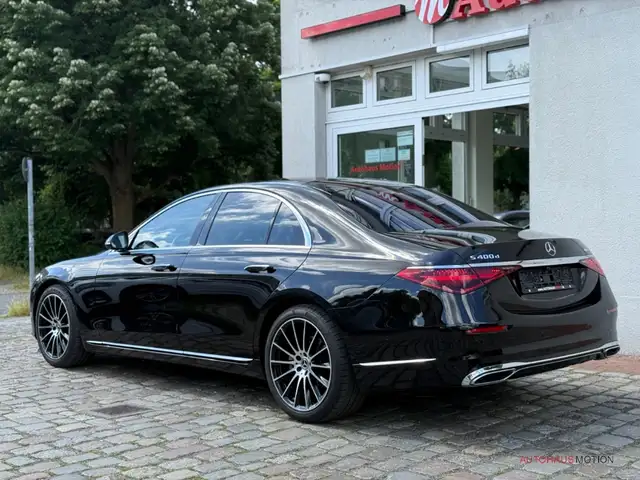 Mercedes-Benz S-Class view 7