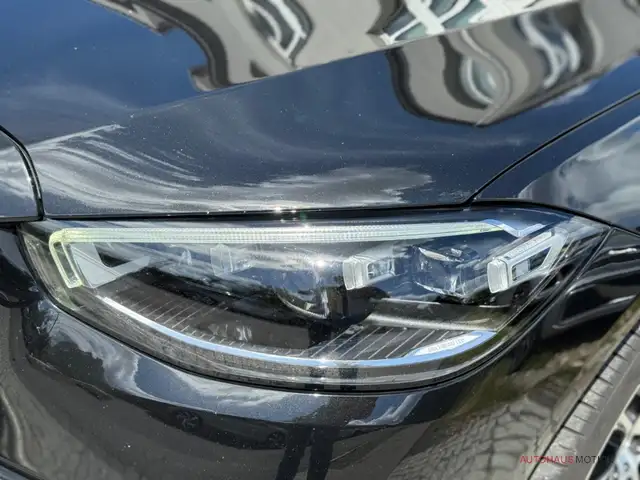 Mercedes-Benz S-Class view 9