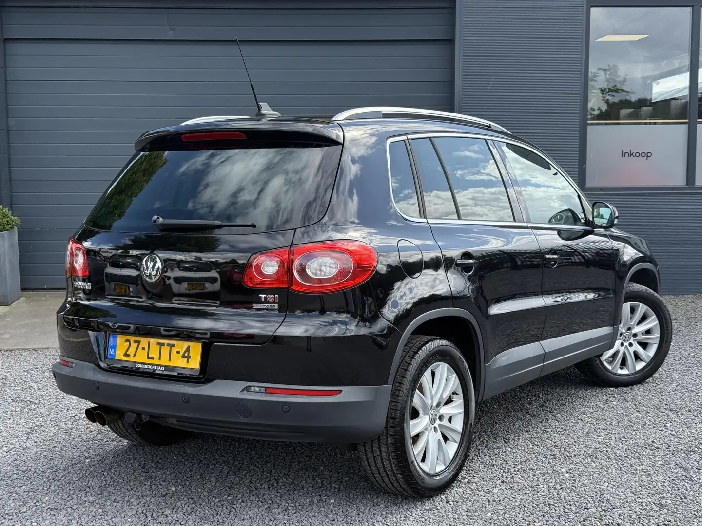 Volkswagen Tiguan 1.4 TSI Sport&Style 2e Eigenaar,Dealer Onderhouden Чорний - 2