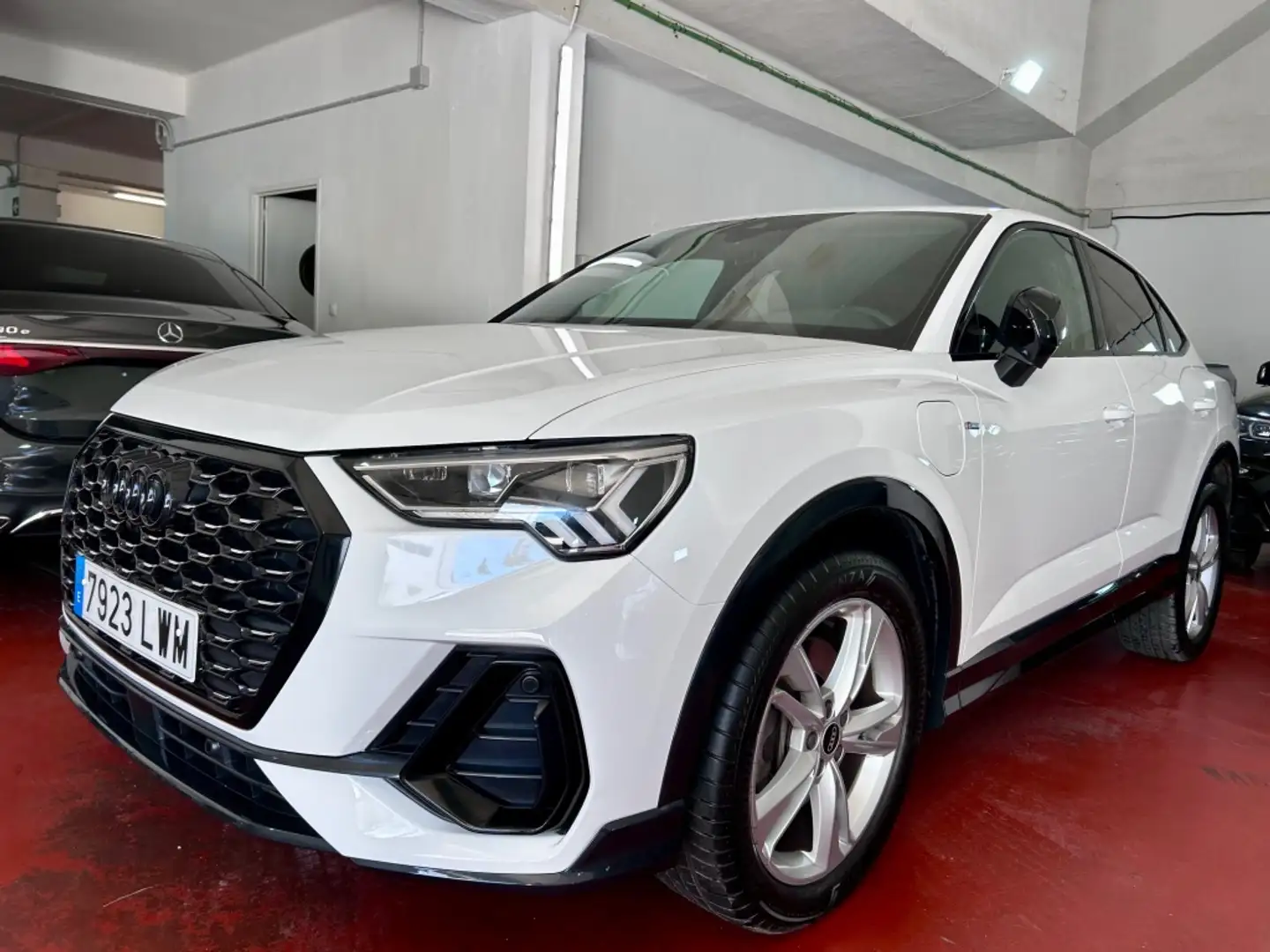 Audi Q3 Sportback 45 TFSIe S line S-tronic Negro - 1