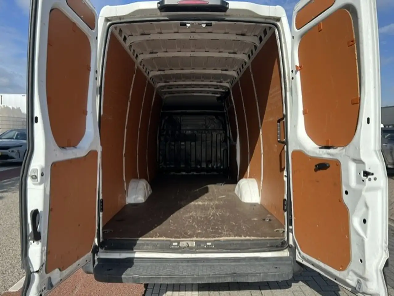 Iveco Daily 2022 — фото 13