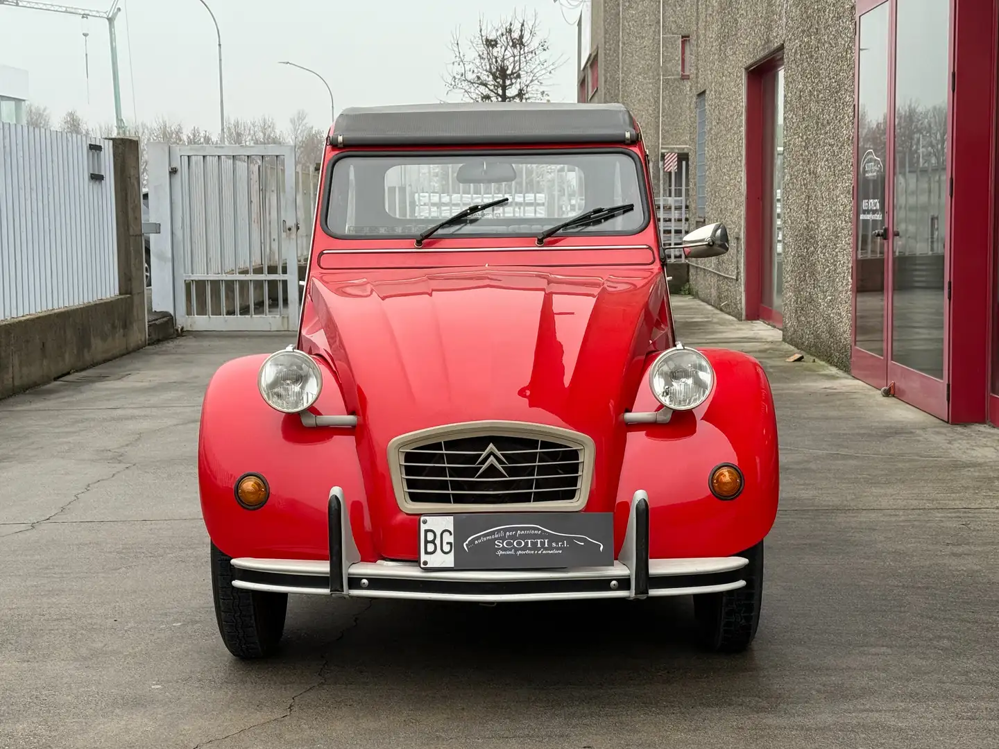 Citroen 2CV 0.6 Special Rouge - 2