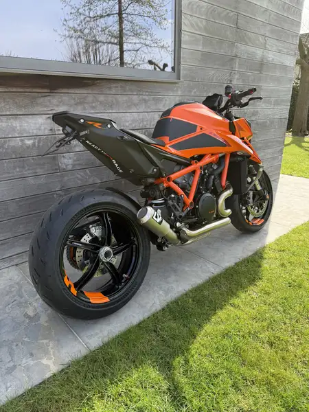KTM 1390 Super Duke R - foto 4