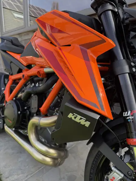 KTM 1390 Super Duke R - foto 6