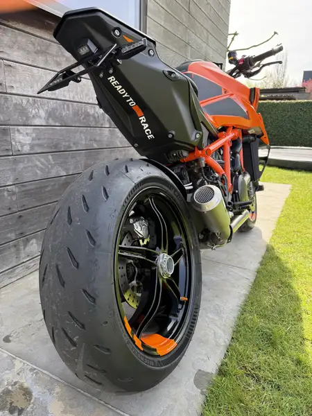KTM 1390 Super Duke R - foto 8