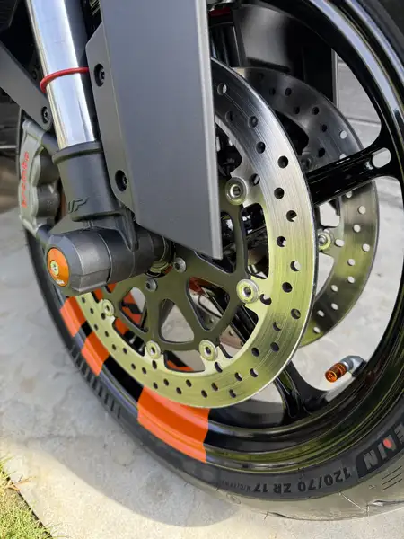 KTM 1390 Super Duke R - foto 2