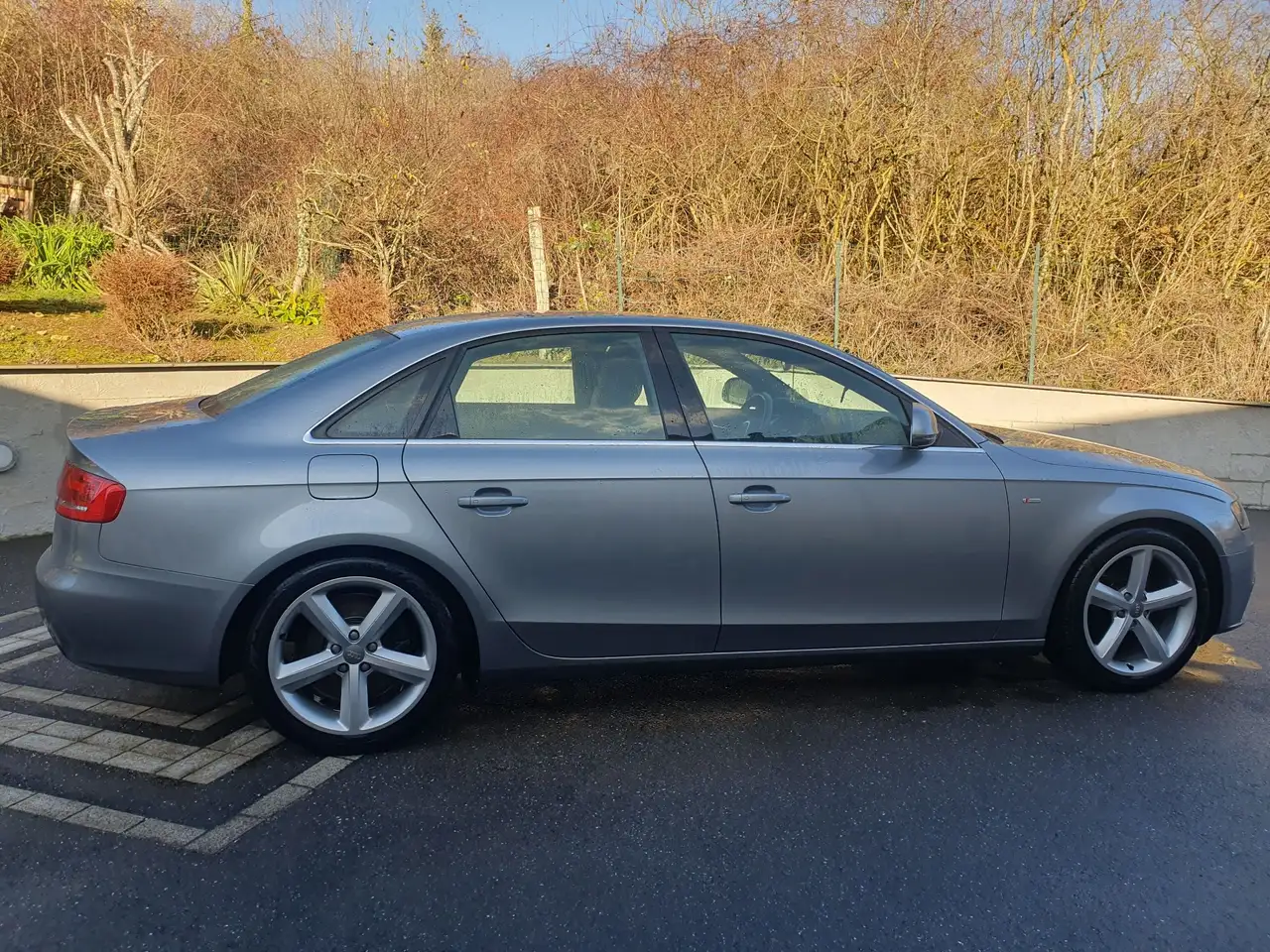 Audi A4 2.0 TDI 143 DPF S line