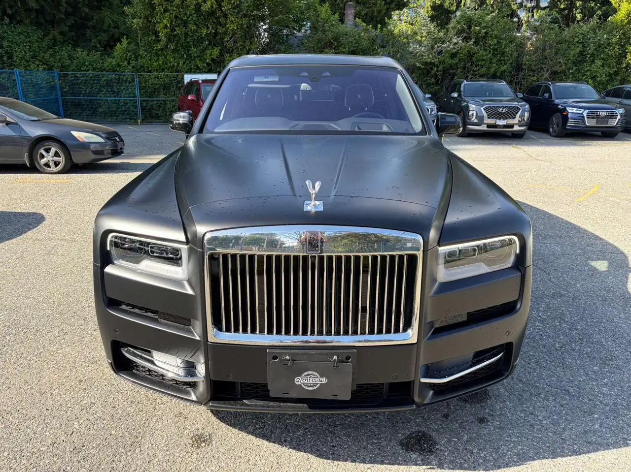 Rolls-Royce Cullinan снимка Rolls-Royce Cullinan