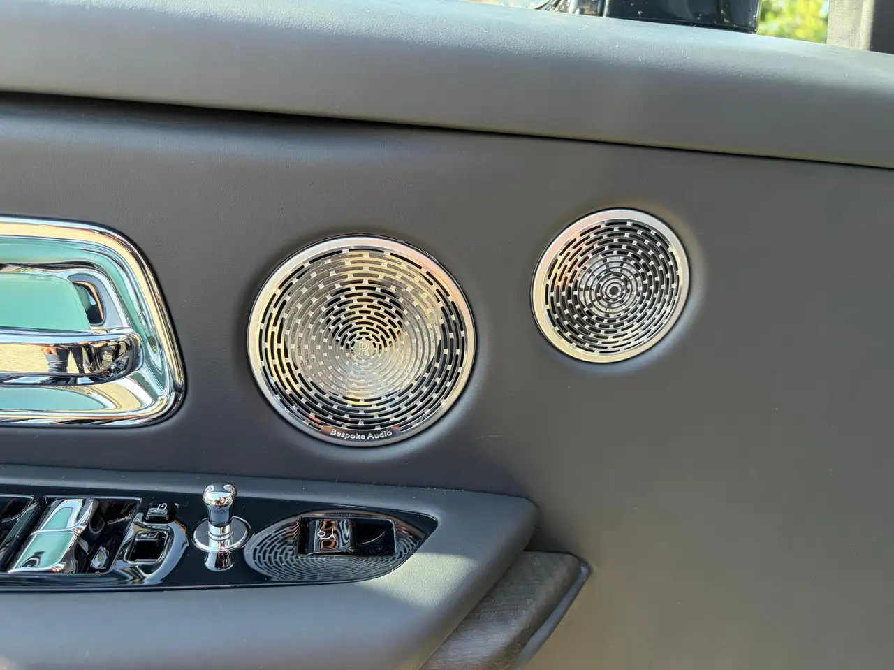 Rolls-Royce Cullinan снимка Rolls-Royce Cullinan