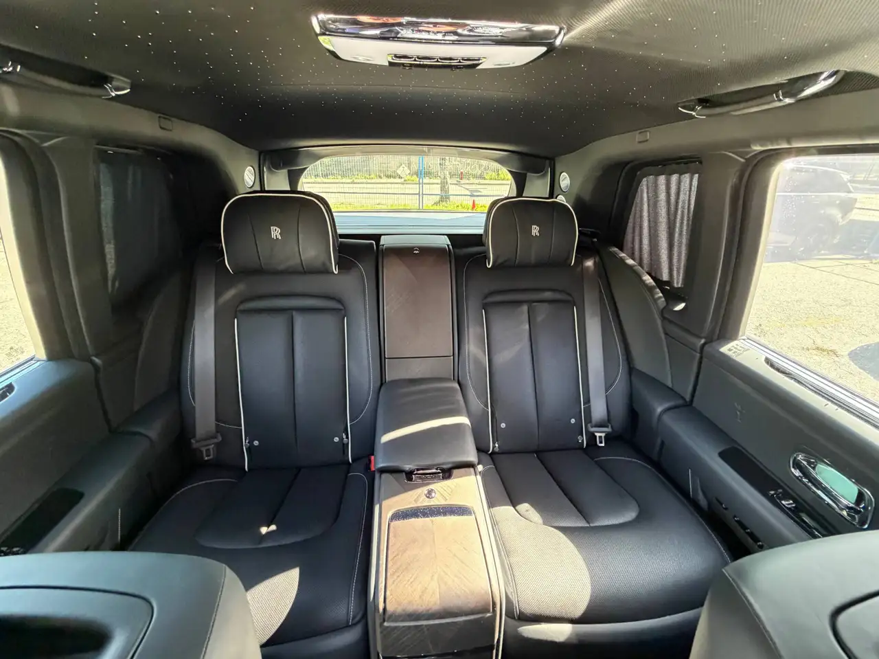 Rolls-Royce Cullinan снимка Rolls-Royce Cullinan