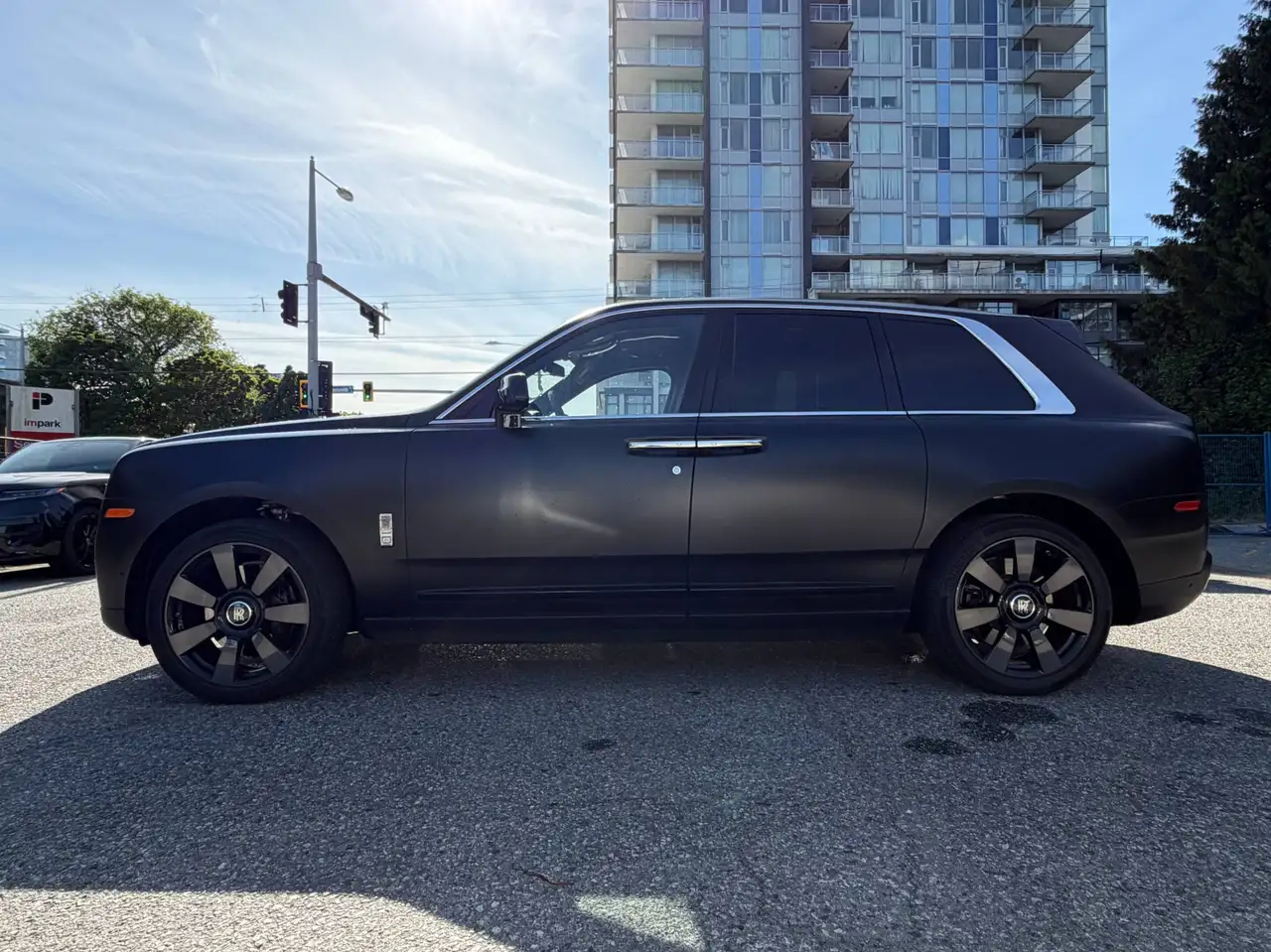 Rolls-Royce Cullinan снимка Rolls-Royce Cullinan