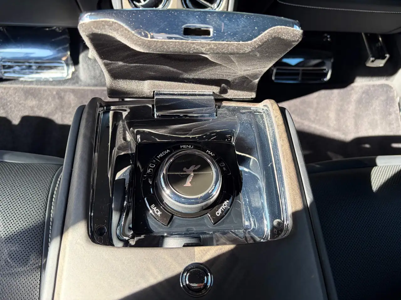 Rolls-Royce Cullinan снимка Rolls-Royce Cullinan