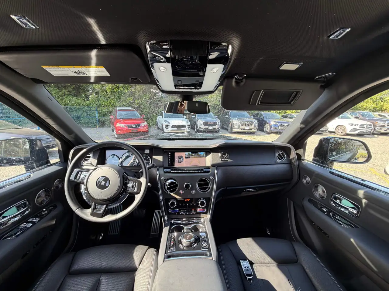 Rolls-Royce Cullinan снимка Rolls-Royce Cullinan
