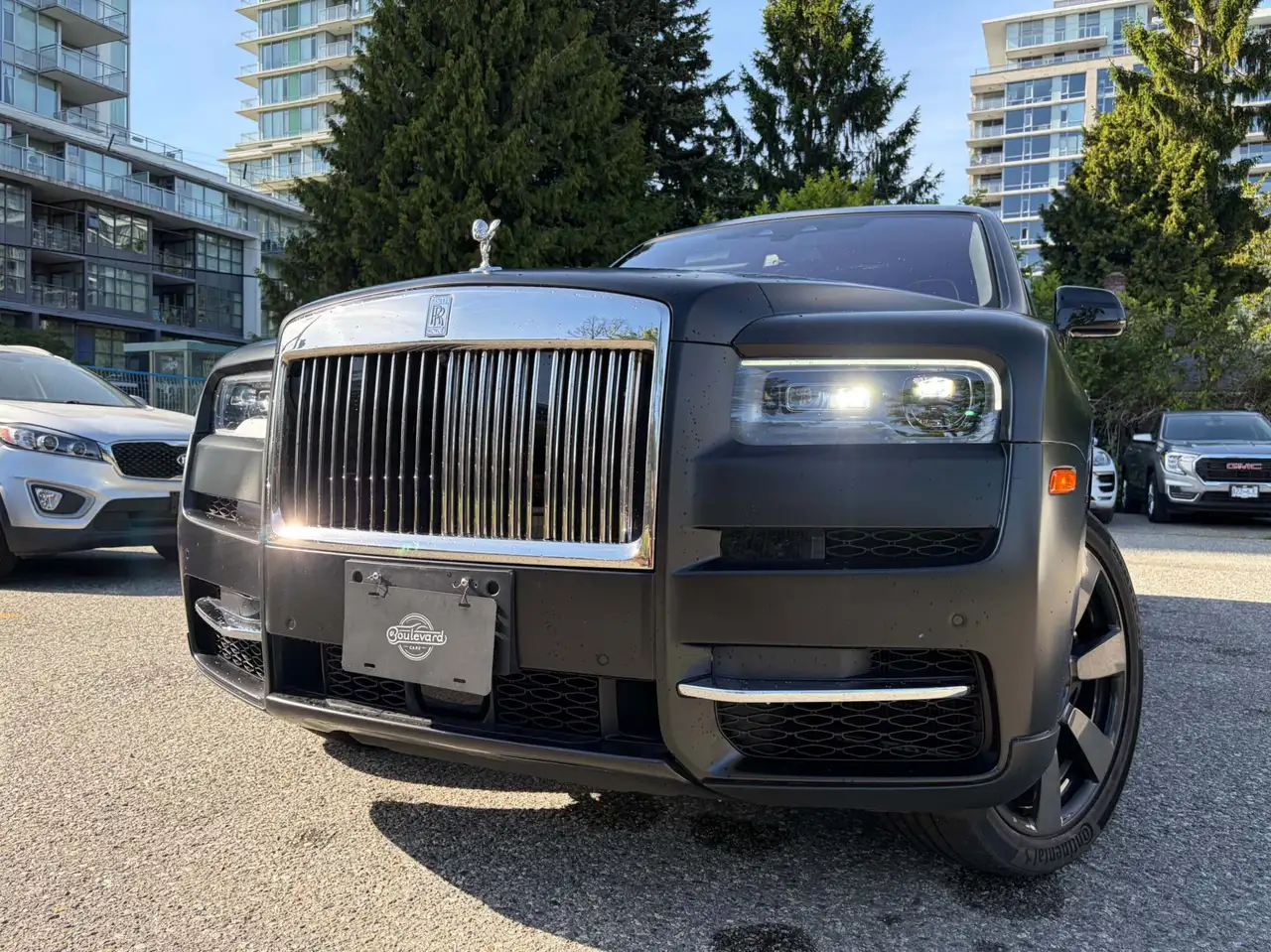 Rolls-Royce Cullinan снимка Rolls-Royce Cullinan