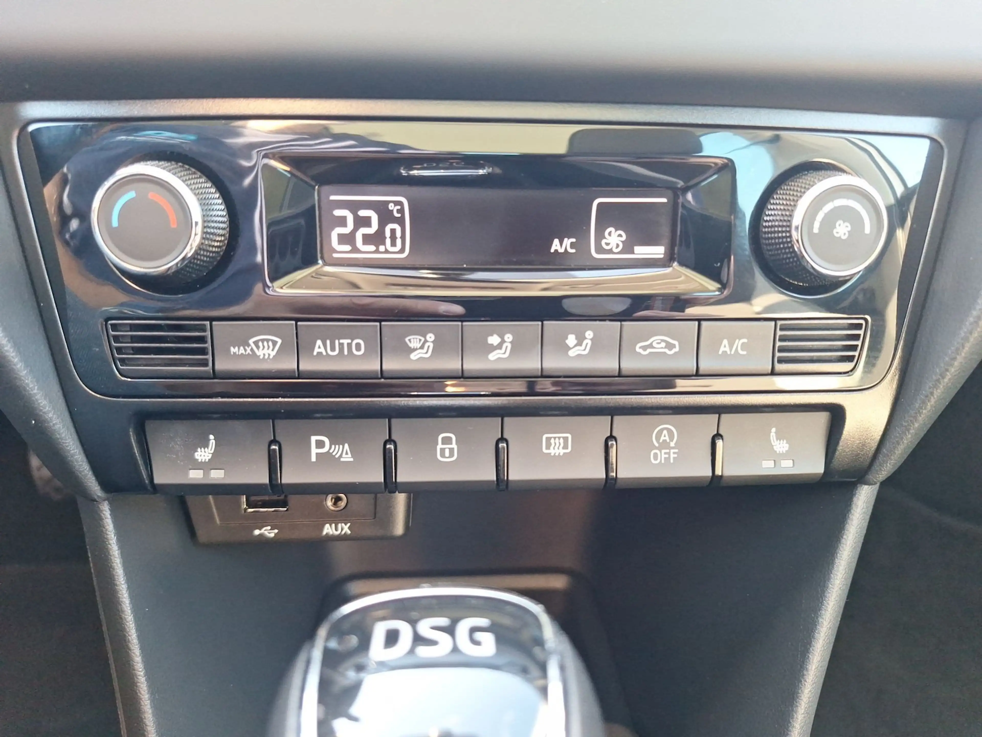 Skoda Rapid/Spaceback Spaceback Joy Mod. 2017 Pano*AHK*Navi*PDC*SHZ — photo 9